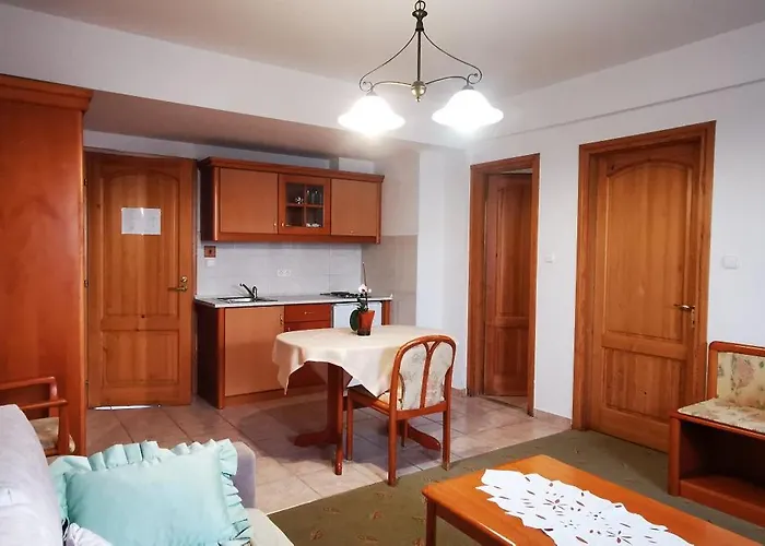 Agnes Hotel