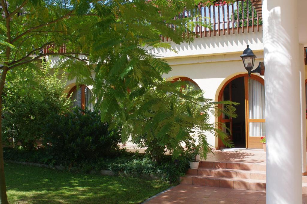 Agnes Hotel 3*